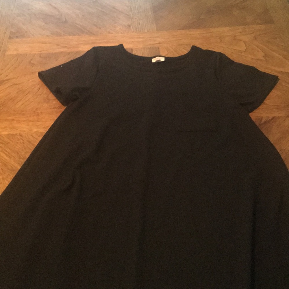 M black LuLaRoe Carly